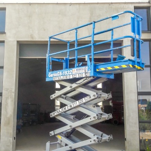 genie gs 1932 z rozsuniętym podestem